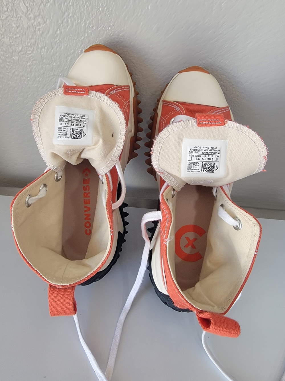 Perfect ! Size 7.5 Converse Run Star Motion Platform High- Mantra Orange . - Picture 8 of 9